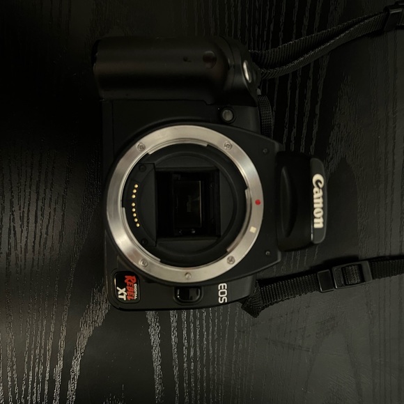 CANON REBEL  XT - Picture 1 of 6